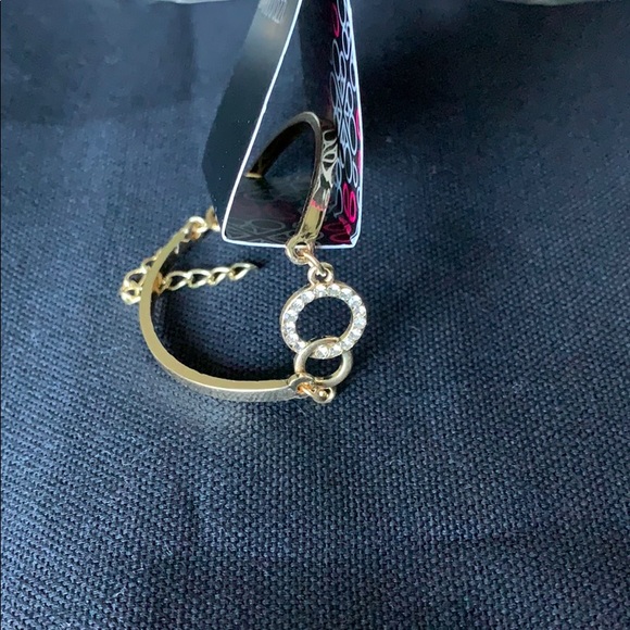 Paparazzi Simple Sophistication Gold Bracelet. New - Picture 4 of 4